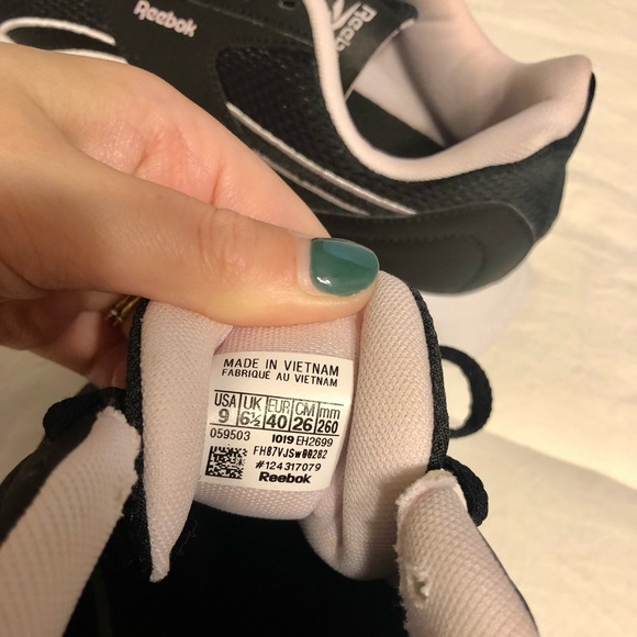 Light Pink Women’s Reebok Sneaker with tag sticker - Picture 8 of 12